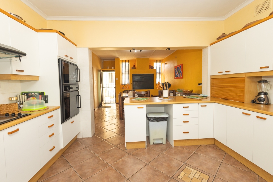 5 Bedroom Property for Sale in Churchill Estate Western Cape